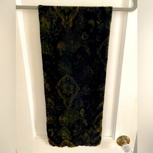 Elaine Gold Collection Velvet / Silk Scarf 48 x 10 Beautiful Dark Rich colors